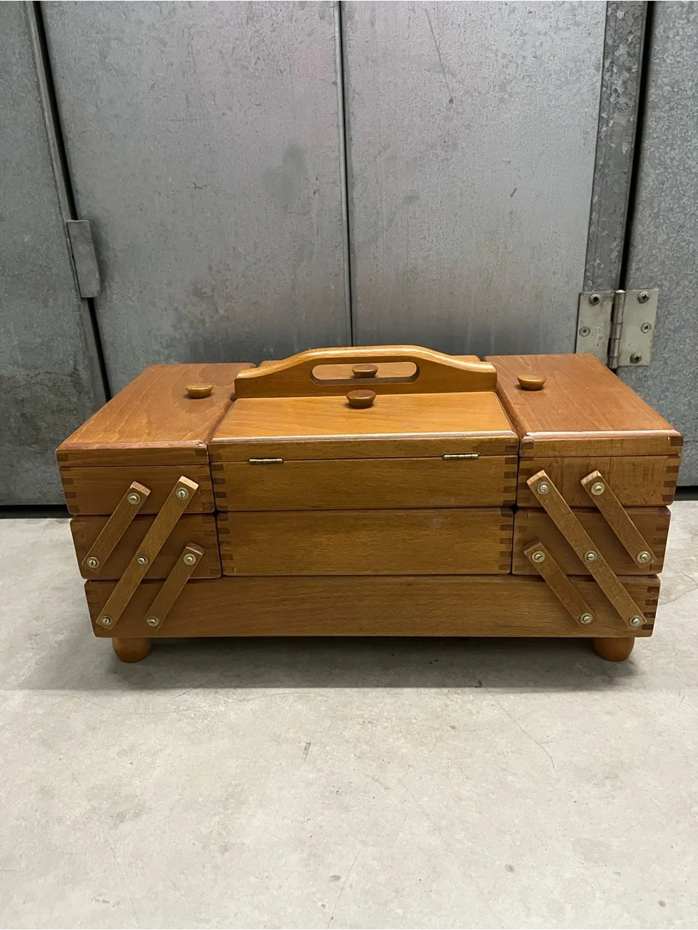 Vintage Wood Accordion Sewing Box 3 Tier Cantilever Dovetail Footed 17